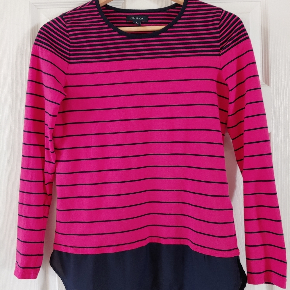 😊 2 / $20 Nautica Light Sweater. Like brand new.